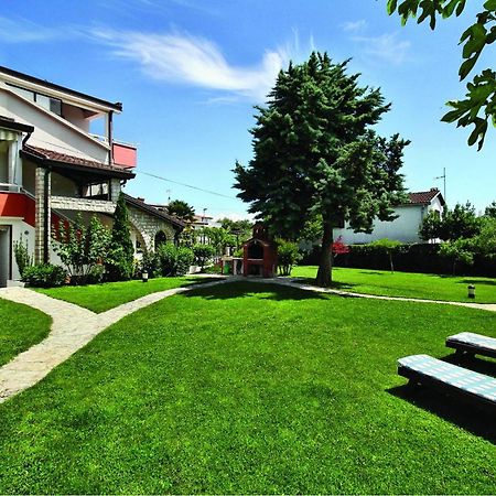 2 Bedroom Beautiful Apartment In Savudrija Exterior photo