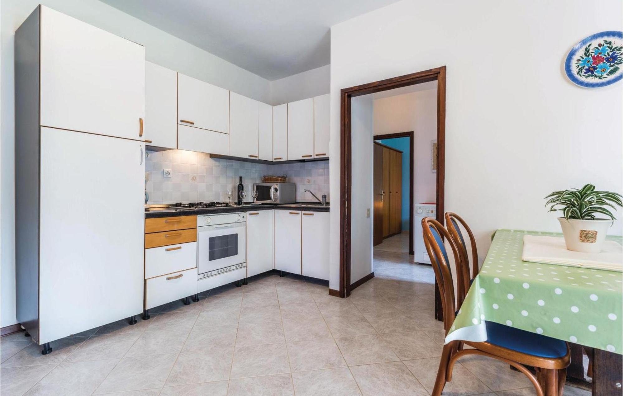 2 Bedroom Beautiful Apartment In Savudrija Exterior photo