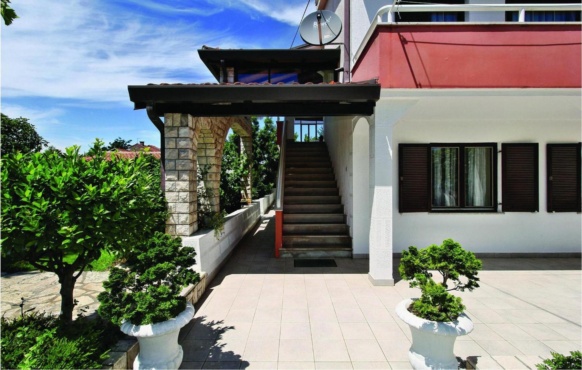 2 Bedroom Beautiful Apartment In Savudrija Exterior photo