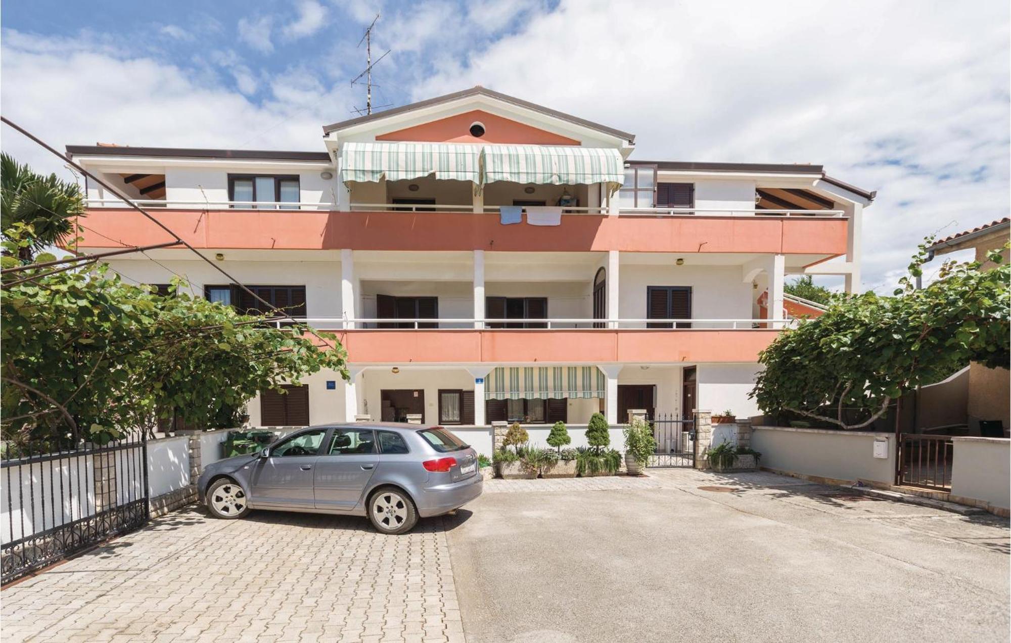 2 Bedroom Beautiful Apartment In Savudrija Exterior photo