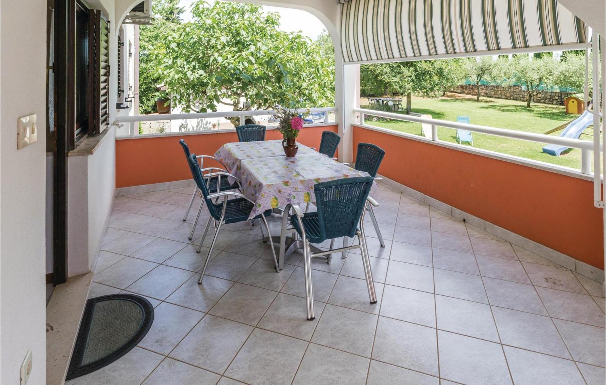 2 Bedroom Beautiful Apartment In Savudrija Exterior photo