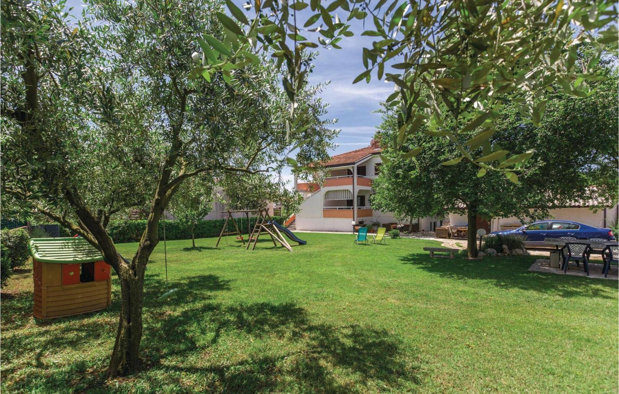 2 Bedroom Beautiful Apartment In Savudrija Exterior photo