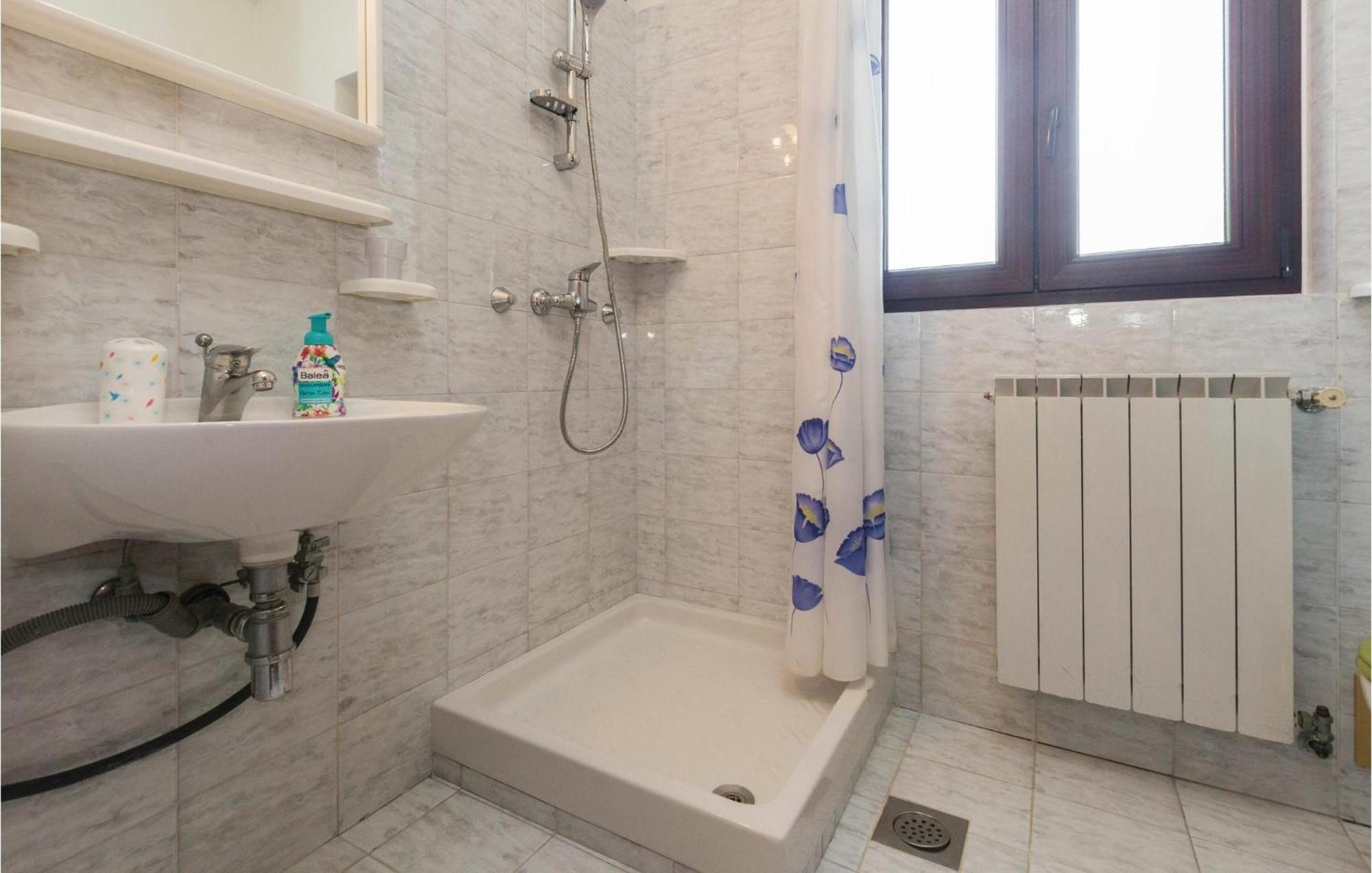 2 Bedroom Beautiful Apartment In Savudrija Exterior photo